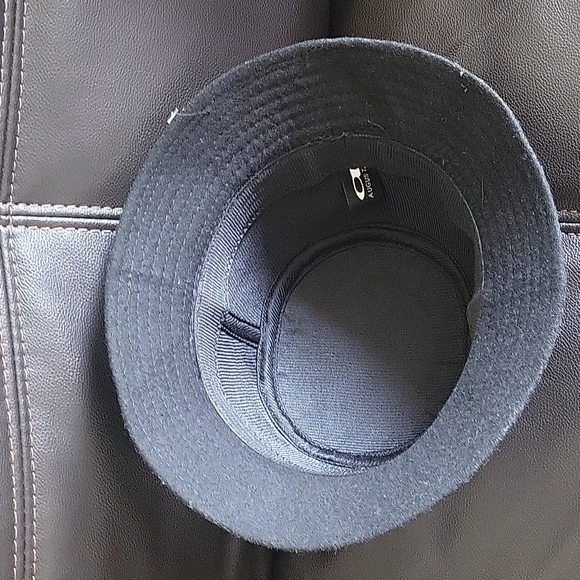 Hat - Picture 3 of 4